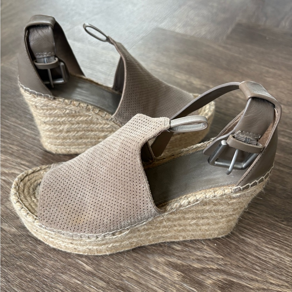Marc Fisher Wedge